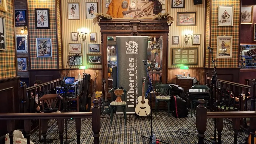 Lizberries at the Millennium Pub in Sesto